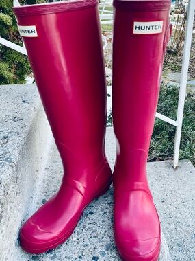 Hunter Origional Tall Gloss Waterproof Rain Boots in Glenmore Rose